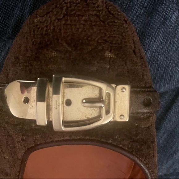 Gucci embossed logo flats with gold hardware - Picture 5 of 6